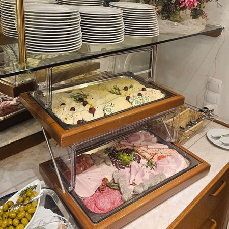 Käse- und Wurstplatten