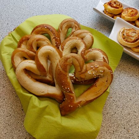 Laugengebäck in Herzform